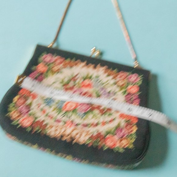 VINTAGE Petite Point Floral Tapestry Gold Trim Chain Mini Hand Bag - Picture 8 of 9